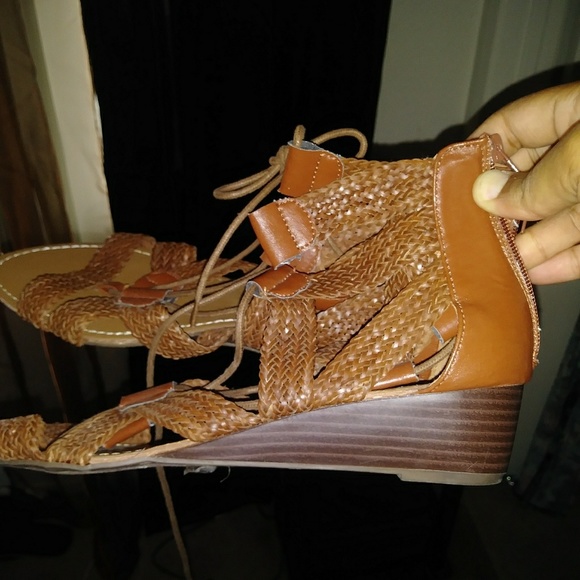 Sandals - Picture 2 of 6